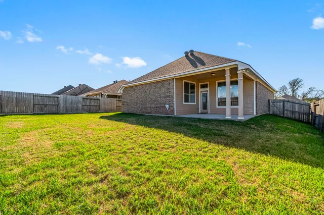 $297,499 | 199 Racetrack Lane, Montgomery, TX 77356