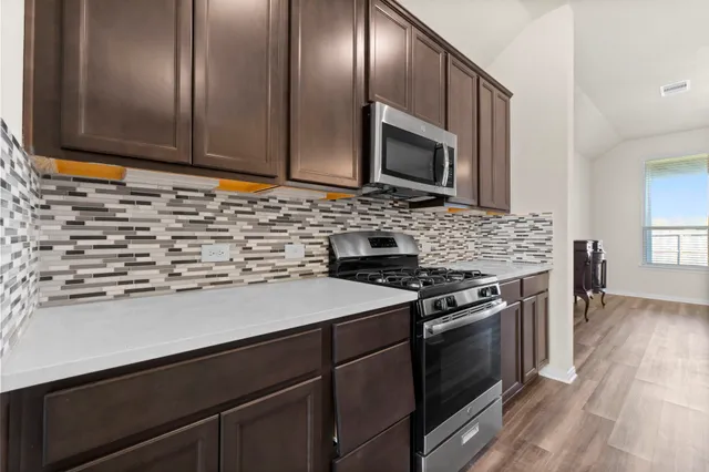 $297,499 | 199 Racetrack Lane, Montgomery, TX 77356