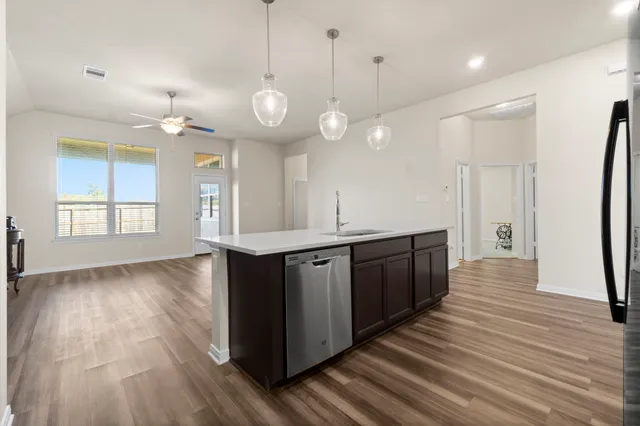 $297,499 | 199 Racetrack Lane, Montgomery, TX 77356