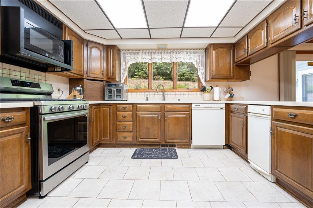 3242 Ridgeway Road Greensburg, PA 15601 - Photo 8 of 25 Gallery Image 8