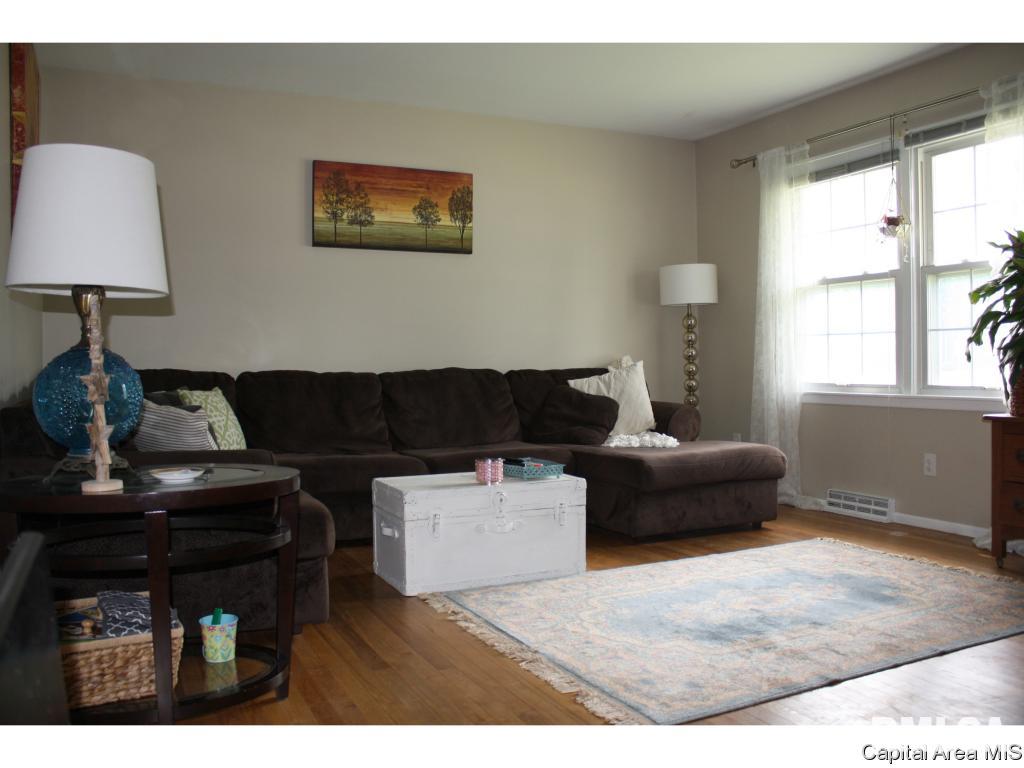 108 Archer Avenue Springfield, IL 62704 - Photo 3 of 25 Gallery Image 3