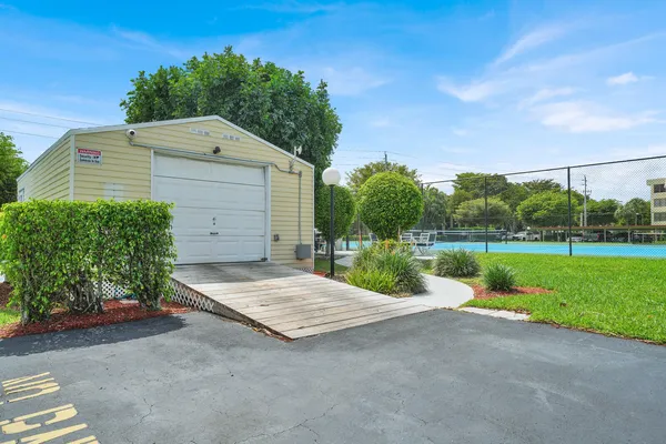 a view of an outdoor space