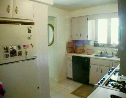 301 Old Farm Road Mt. Lebanon, PA 15228 - Photo 5 of 8 Kitchen.