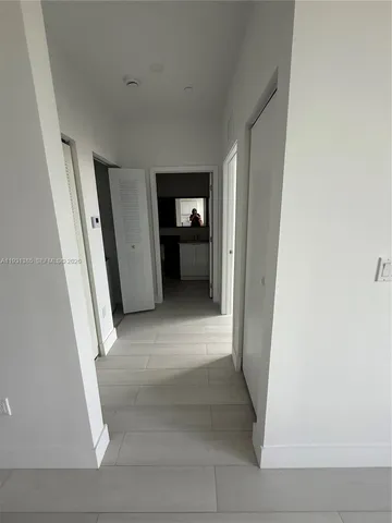 $2,400 | 1091 East 17th Street, Unit 402, Hialeah, FL 33010