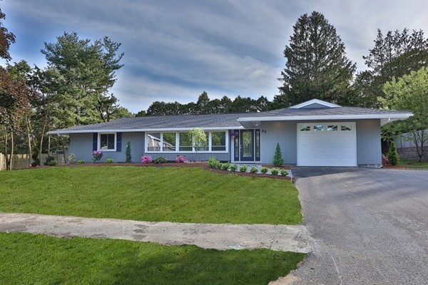 40 Donegal Road Peabody, MA 01960 - Photo 1 of 30 Gallery Image 1