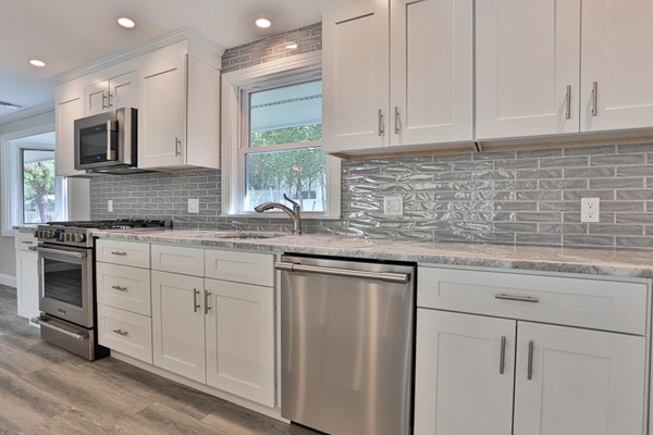 40 Donegal Road Peabody, MA 01960 - Photo 8 of 30 Gallery Image 8