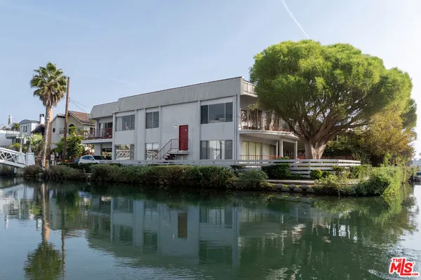 $3,495,000 | 2300 Grand Canal, Venice, CA 90291