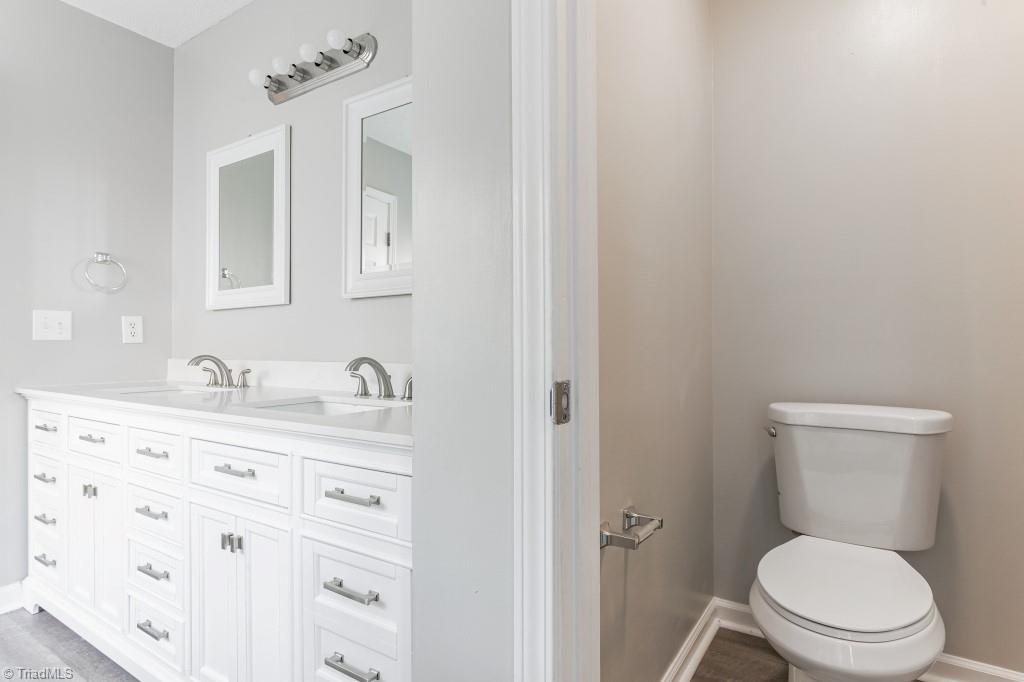 1112 Raleigh Court High Point, NC 27262 - Photo 12 of 23 Gallery Image 12