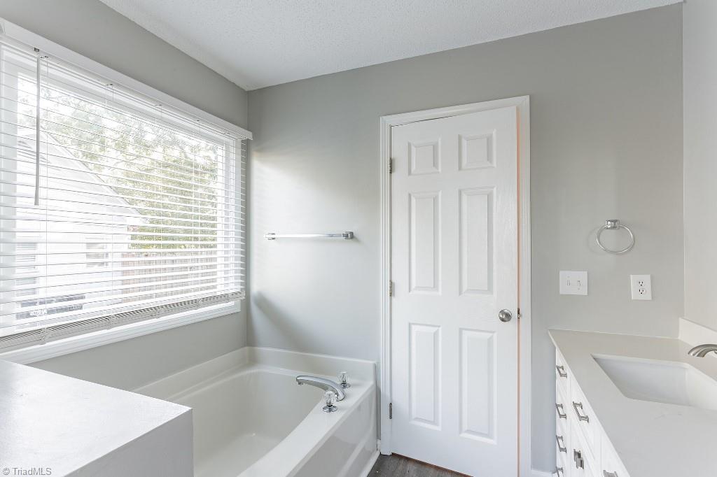 1112 Raleigh Court High Point, NC 27262 - Photo 13 of 23 Gallery Image 13