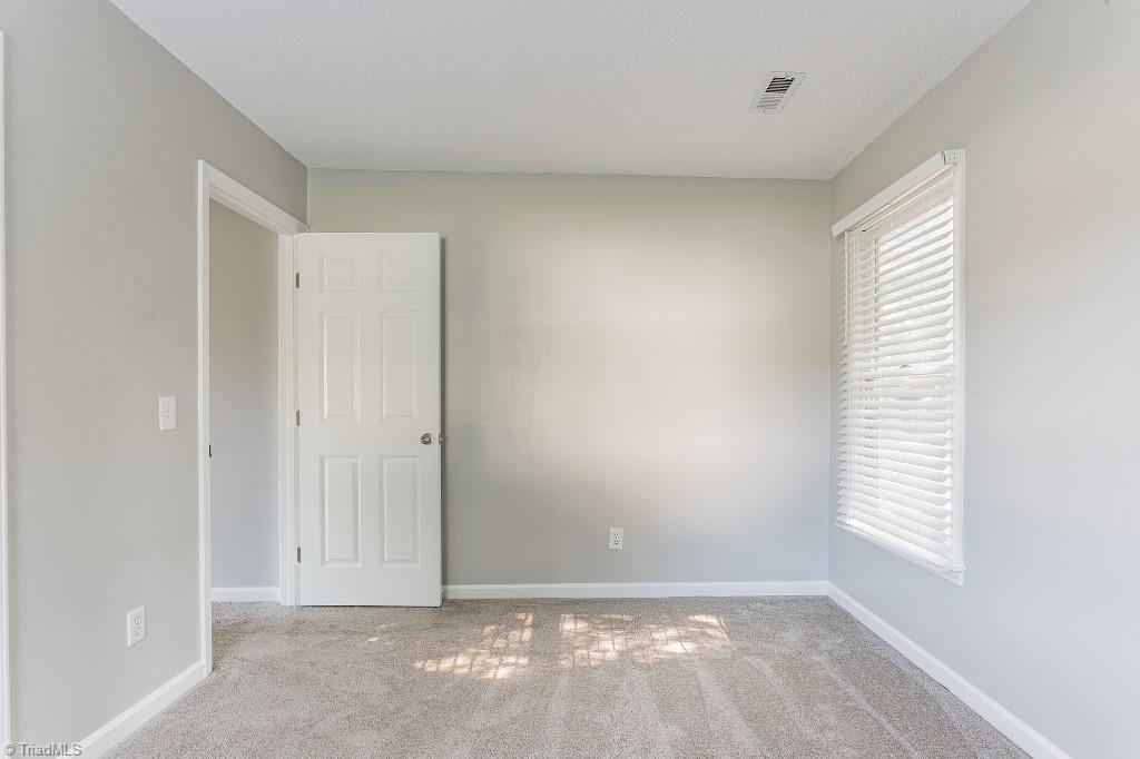 1112 Raleigh Court High Point, NC 27262 - Photo 19 of 23 Gallery Image 19
