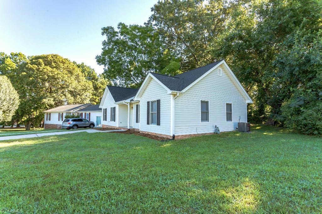 1112 Raleigh Court High Point, NC 27262 - Photo 21 of 23 Gallery Image 21