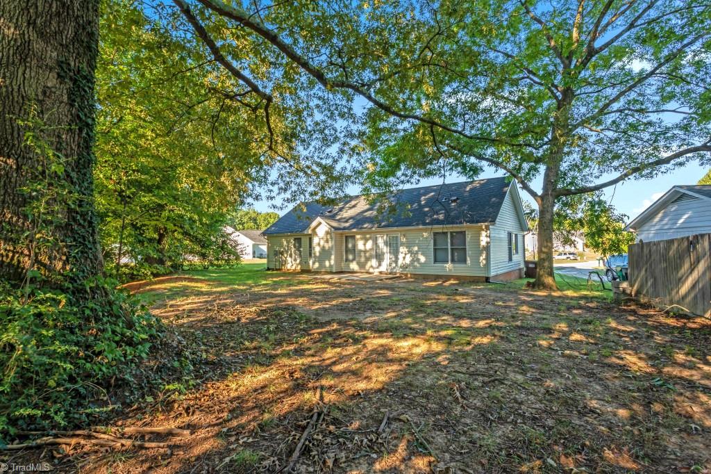 1112 Raleigh Court High Point, NC 27262 - Photo 23 of 23 Gallery Image 23
