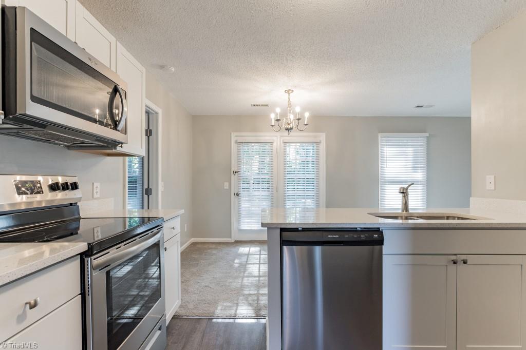 1112 Raleigh Court High Point, NC 27262 - Photo 5 of 23 Gallery Image 5