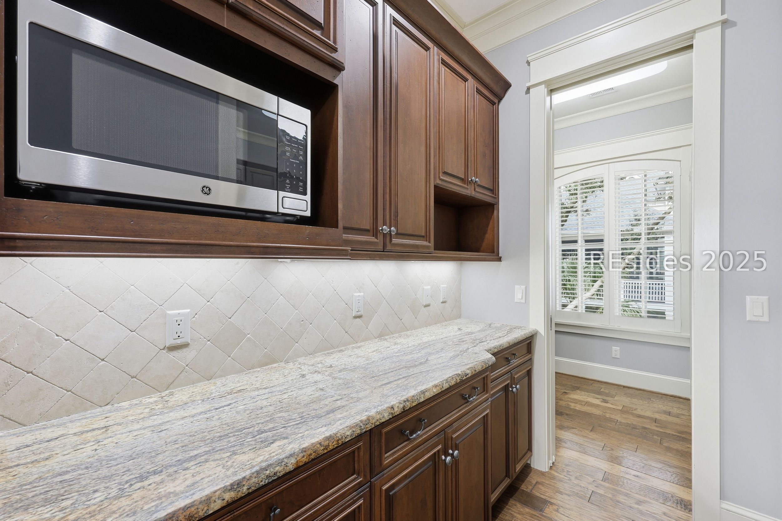 16 Planters Row Hilton Head Island, SC 29928 - Photo 32 of 100 Butler's Pantry