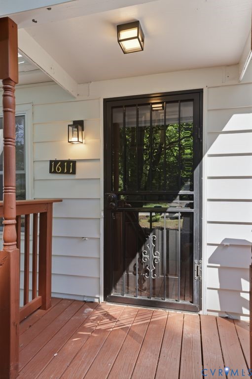 1611 Bolton Road Richmond, VA 23225 - Photo 4 of 41
