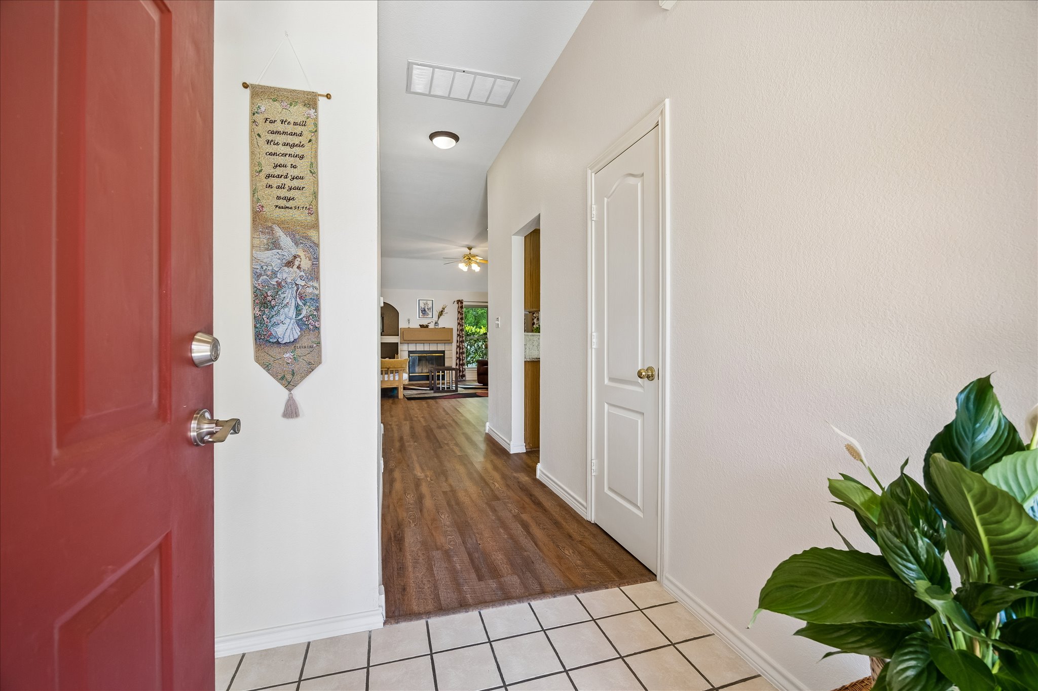 111 Finch Lane Georgetown, TX 78626 - Photo 3 of 31
