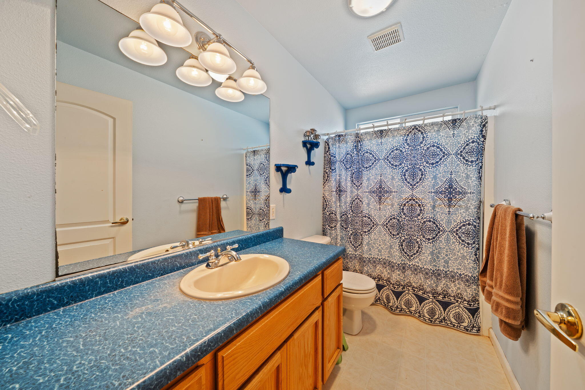 10971 Oak Run Road Oak Run, CA 96069 - Photo 27 of 49 Guest Bathroom 1