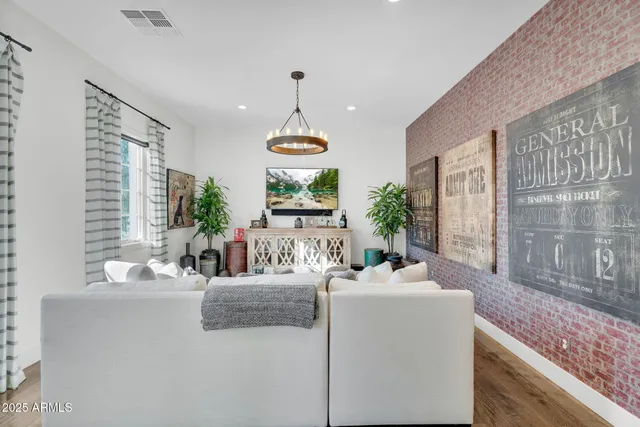 $20,000 | 3507 North 39th Place, Phoenix, AZ 85018