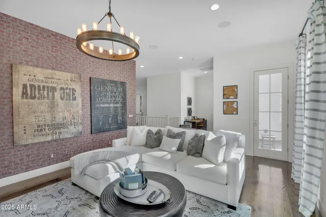 $20,000 | 3507 North 39th Place, Phoenix, AZ 85018