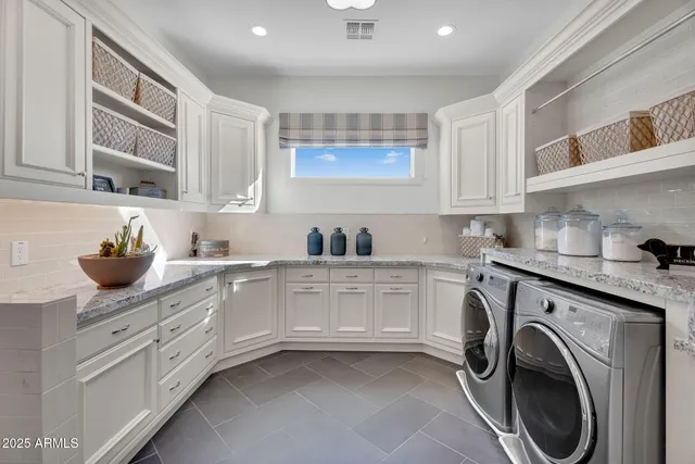 $20,000 | 3507 North 39th Place, Phoenix, AZ 85018