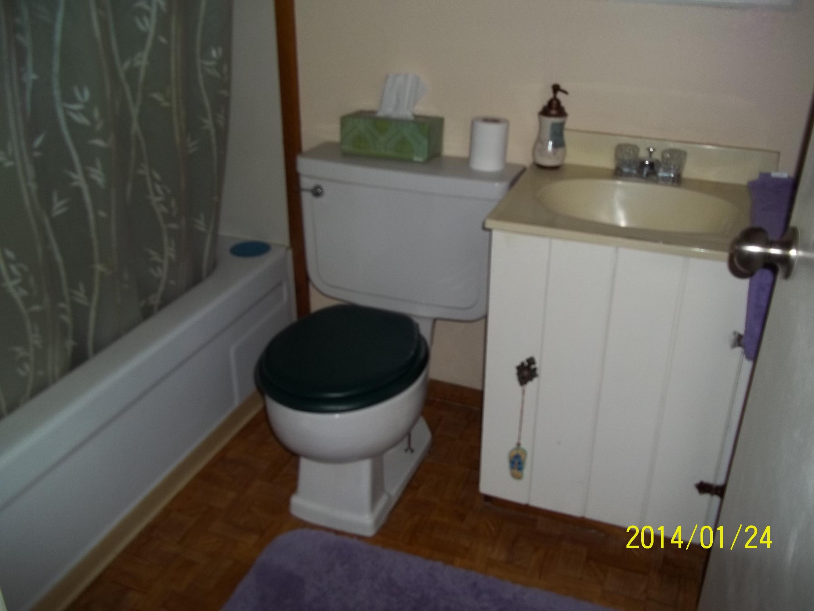 3092 Marmac Road Anderson, CA 96007 - Photo 6 of 9 Hall Bath