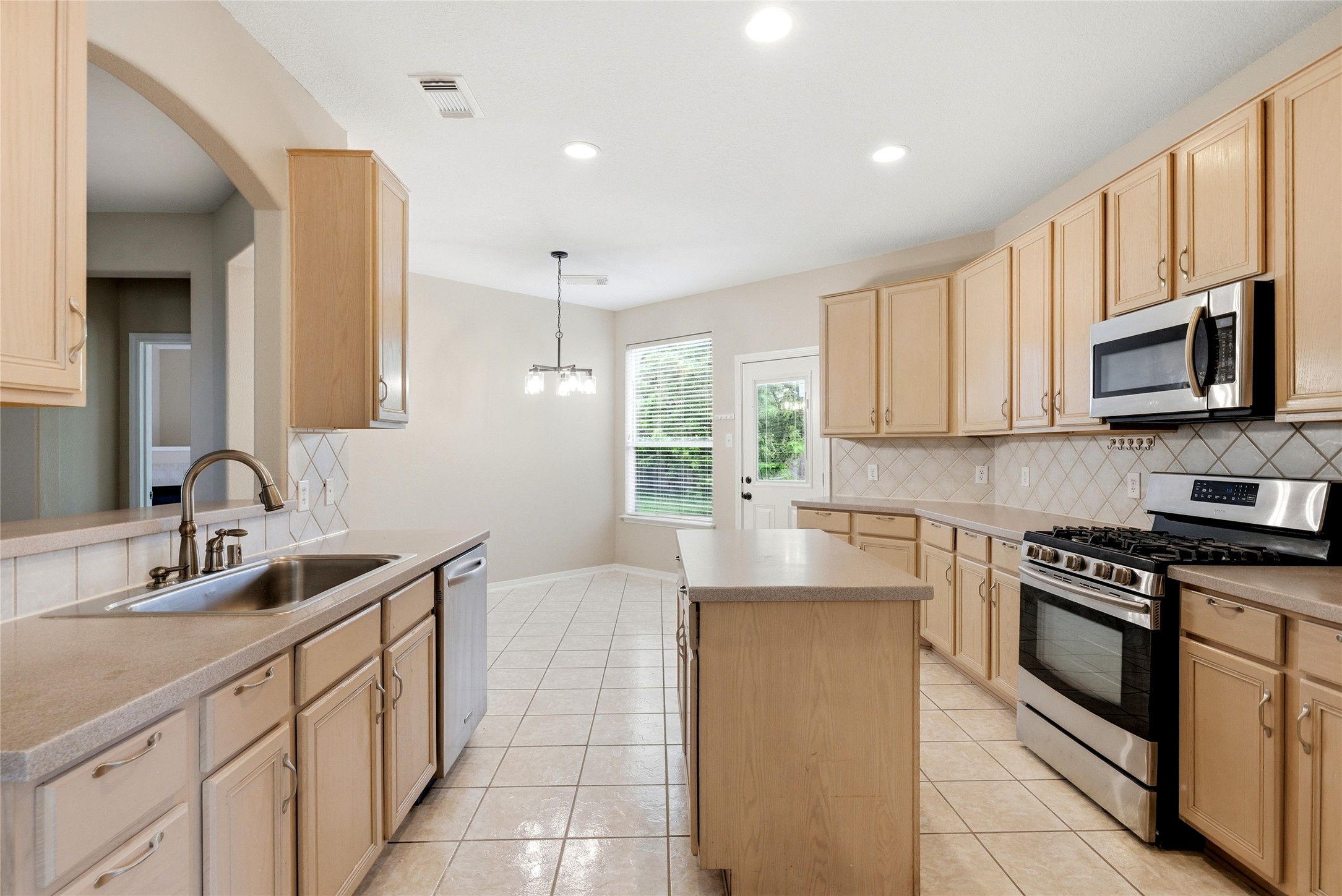 3711 Slocom Drive Katy, TX 77449 - Photo 15 of 46