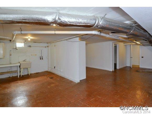 377 Country Club Road Asheville, NC 28804 - Photo 14 of 24 Gallery Image 14