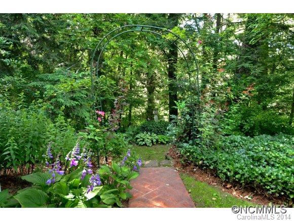 377 Country Club Road Asheville, NC 28804 - Photo 18 of 24 Gallery Image 18