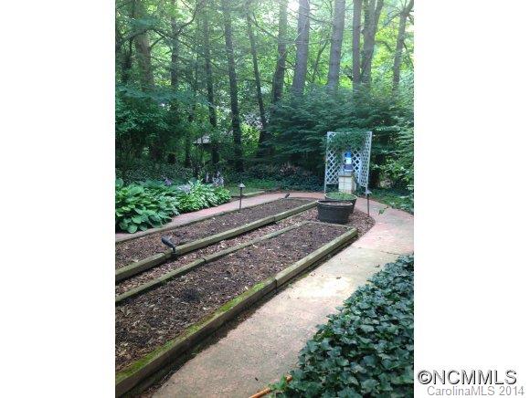 377 Country Club Road Asheville, NC 28804 - Photo 20 of 24 Gallery Image 20