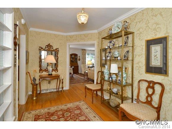 377 Country Club Road Asheville, NC 28804 - Photo 3 of 24 Gallery Image 3