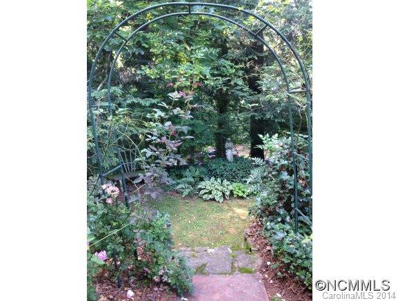 377 Country Club Road Asheville, NC 28804 - Photo 21 of 24 Gallery Image 21