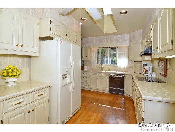 377 Country Club Road Asheville, NC 28804 - Photo 6 of 24 Gallery Image 6