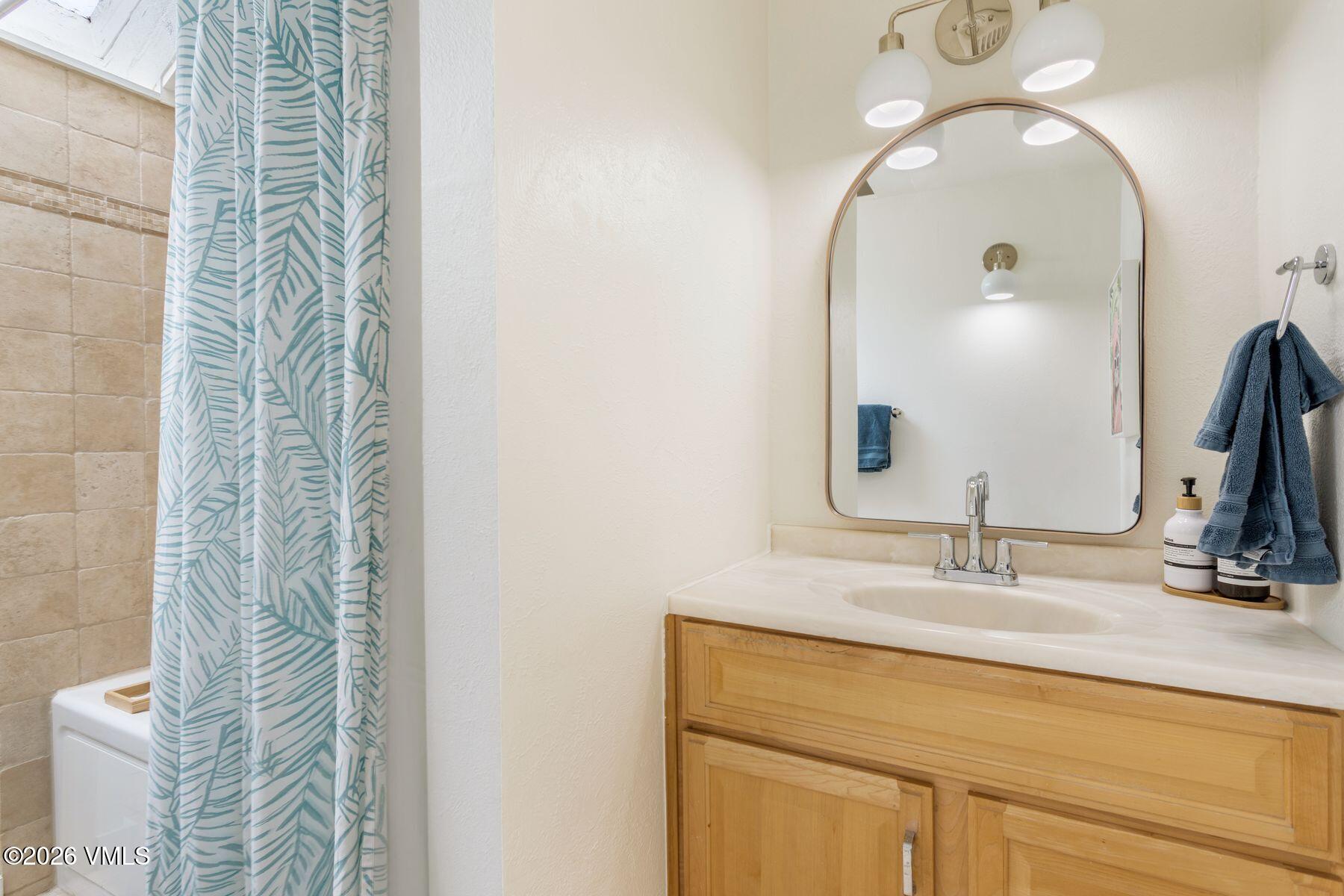 2958 South Frontage Road West, Unit B4 Vail, CO 81657 - Photo 18 of 25 photo_online_018