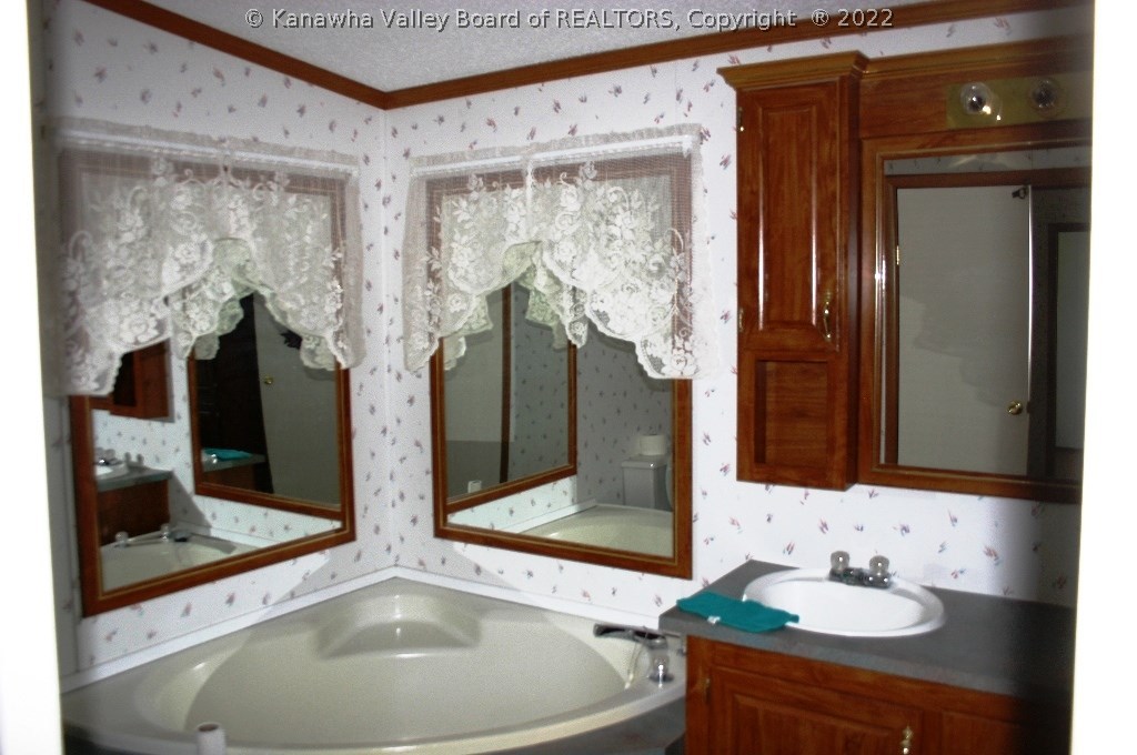60 Lockview Lane Letart, WV 25253 - Photo 10 of 29 Gallery Image 10