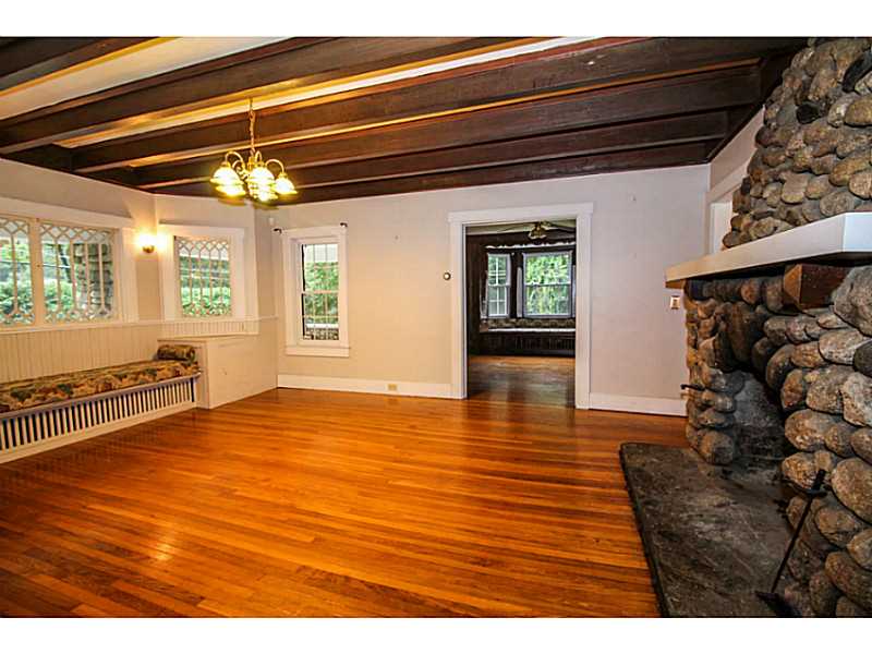 36 Cobble Hill Road Lincoln, RI 02865 - Photo 4 of 22 Living Room.
