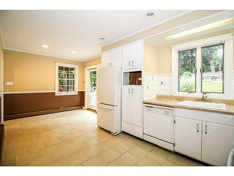 36 Cobble Hill Road Lincoln, RI 02865 - Photo 6 of 22 Kitchen.