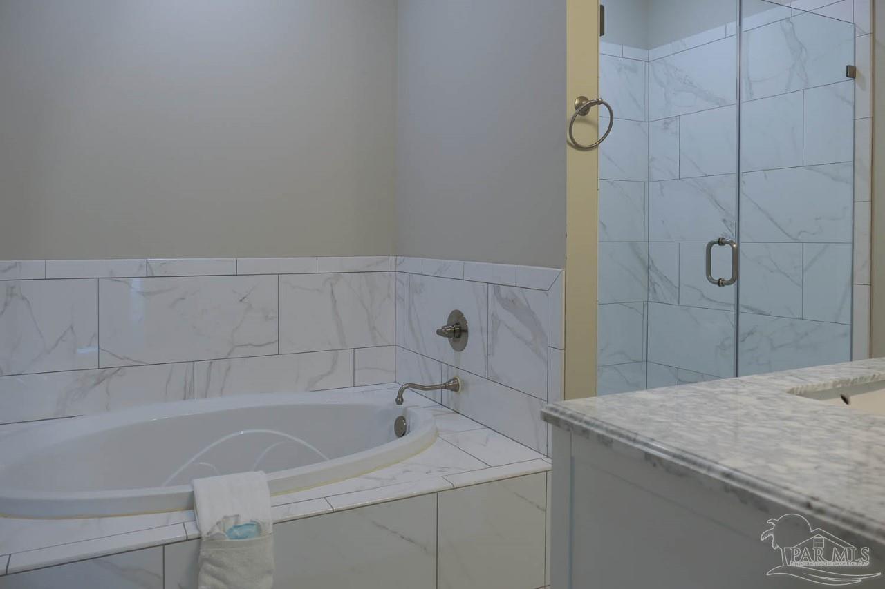 13941 Del Rio Drive Pensacola, FL 32507 - Photo 12 of 23