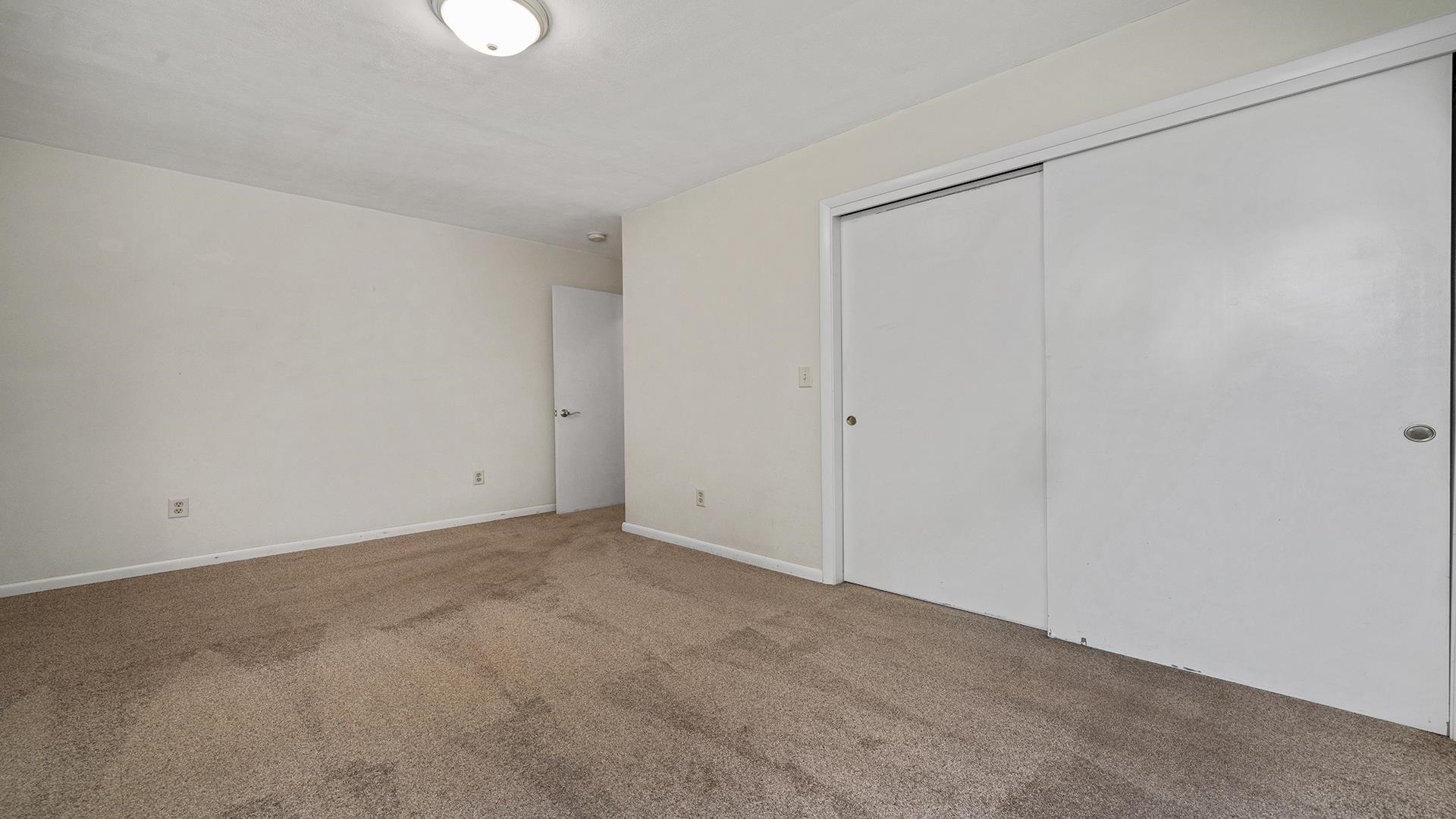 3691 South Bend Road Rockford, IL 61109 - Photo 18 of 34 a view of an empty room