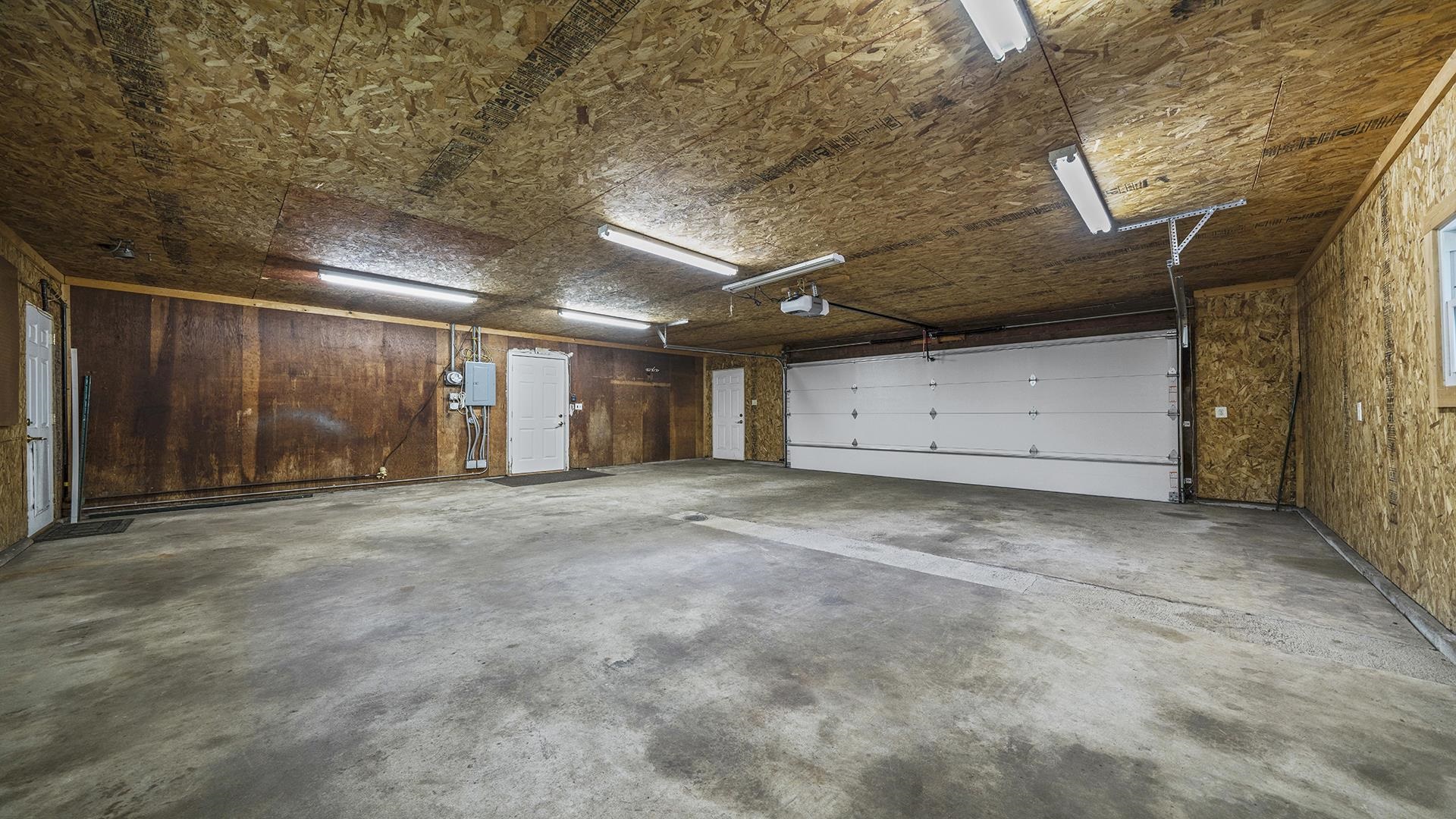 3691 South Bend Road Rockford, IL 61109 - Photo 27 of 34 a view of a garage