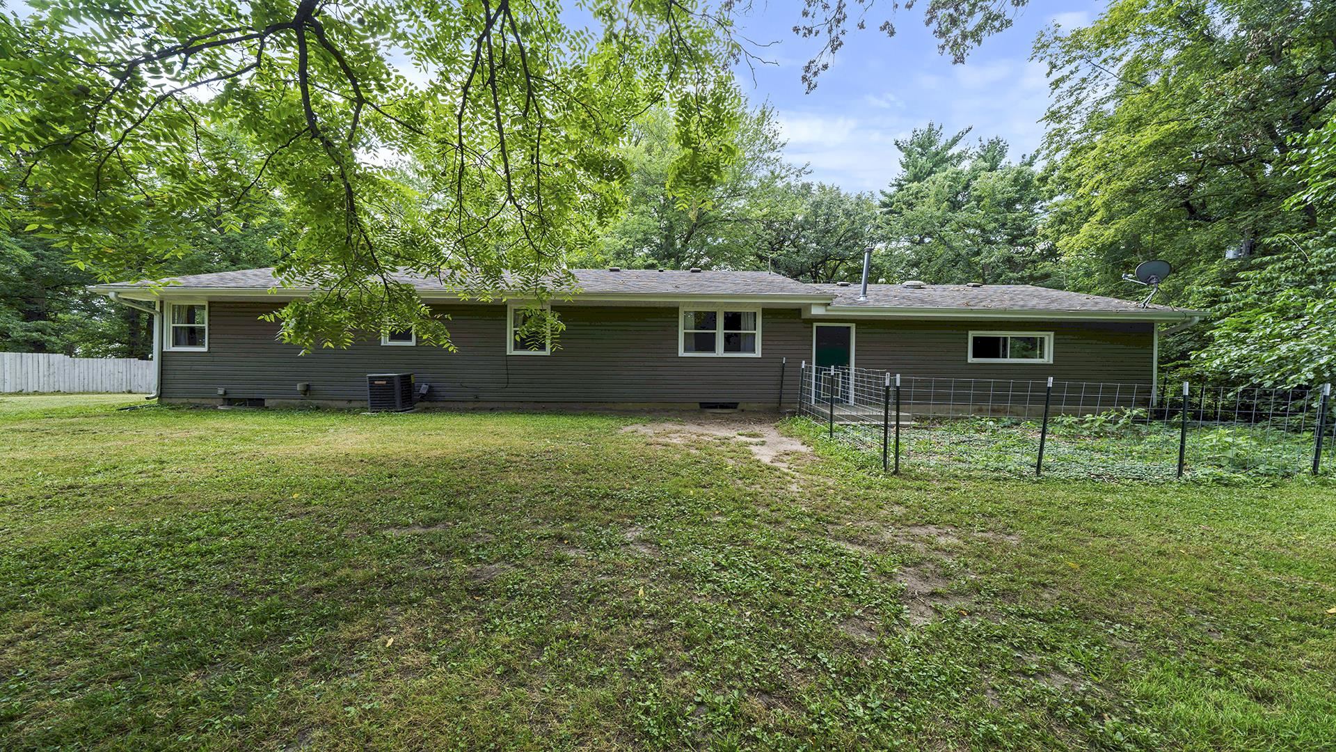 3691 South Bend Road Rockford, IL 61109 - Photo 31 of 34 a house view with a garden space