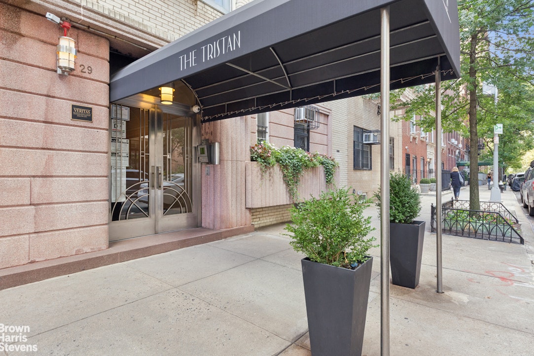 29 West 64th Street, Unit 5C Manhattan, NY 10023 - Photo 11 of 12