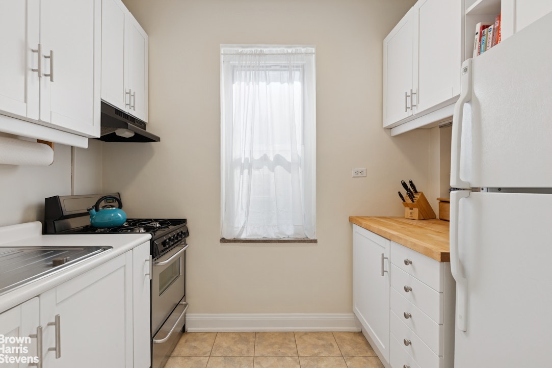 29 West 64th Street, Unit 5C Manhattan, NY 10023 - Photo 5 of 12