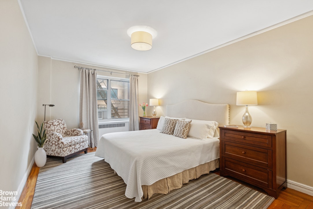 29 West 64th Street, Unit 5C Manhattan, NY 10023 - Photo 6 of 12