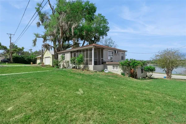 $265,000 | 806 South Main Avenue, Groveland, FL 34736