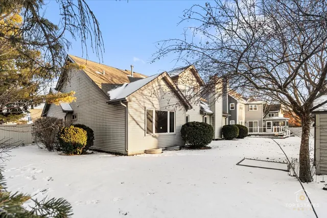 $595,000 | 1190 Woodcreek Lane, Hoffman Estates, IL 60169