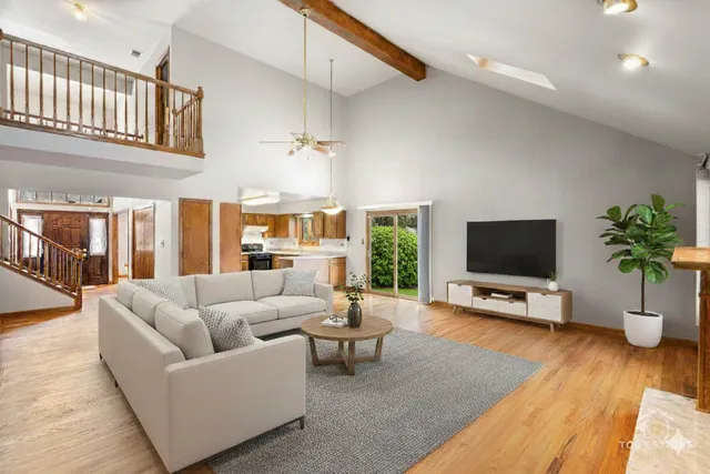 $595,000 | 1190 Woodcreek Lane, Hoffman Estates, IL 60169