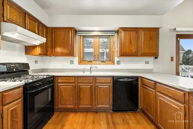 $595,000 | 1190 Woodcreek Lane, Hoffman Estates, IL 60169