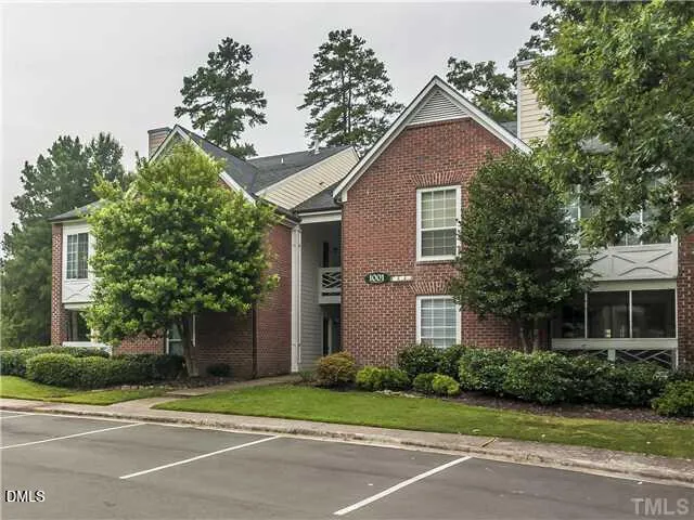 $229,999 | 1001 Kingswood Drive, Unit J, Chapel Hill, NC 27517