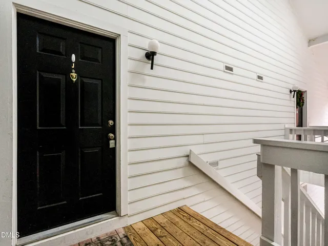 $219,999 | 1001 Kingswood Drive, Unit J, Chapel Hill, NC 27517