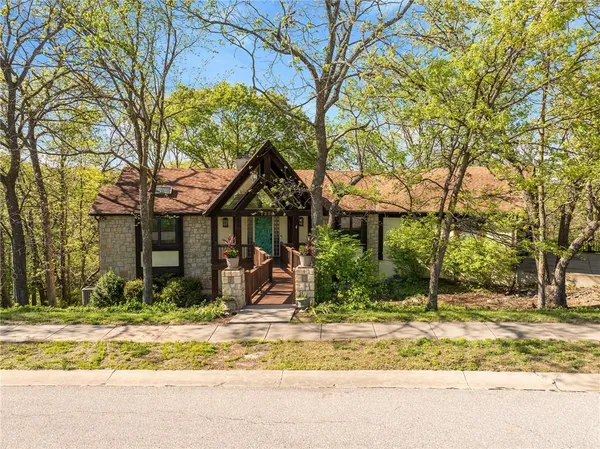 $498,000 | 7206 Larson Avenue, Kansas City, MO 64133